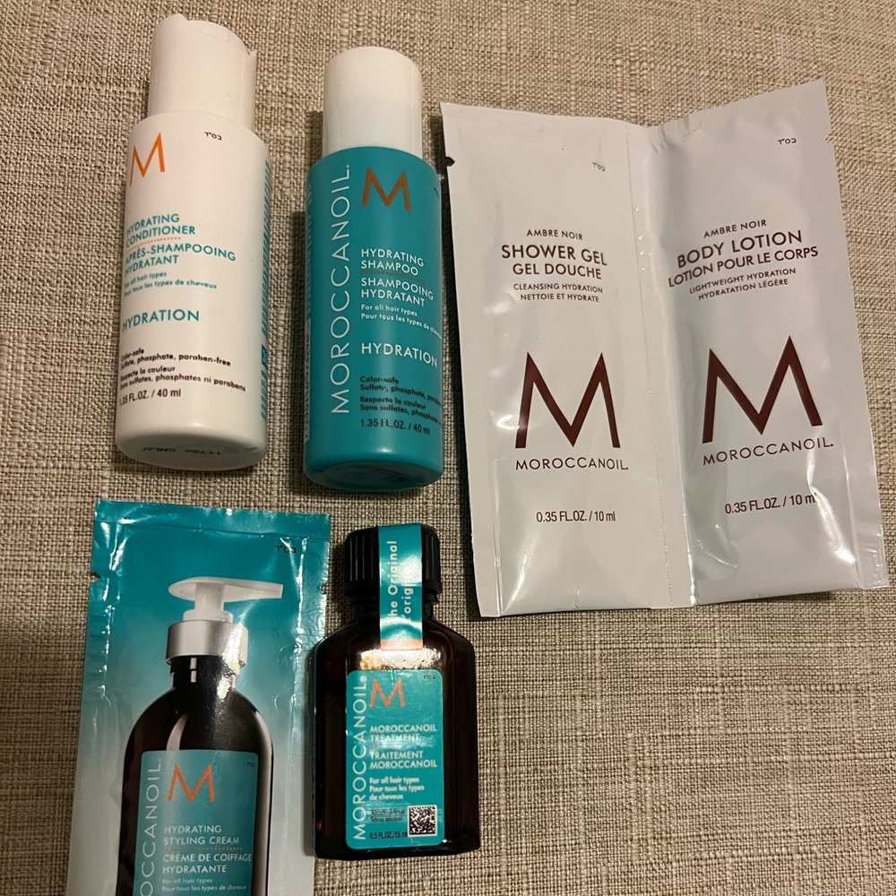 Moroccan oil travel kit ! Free shipping ✨